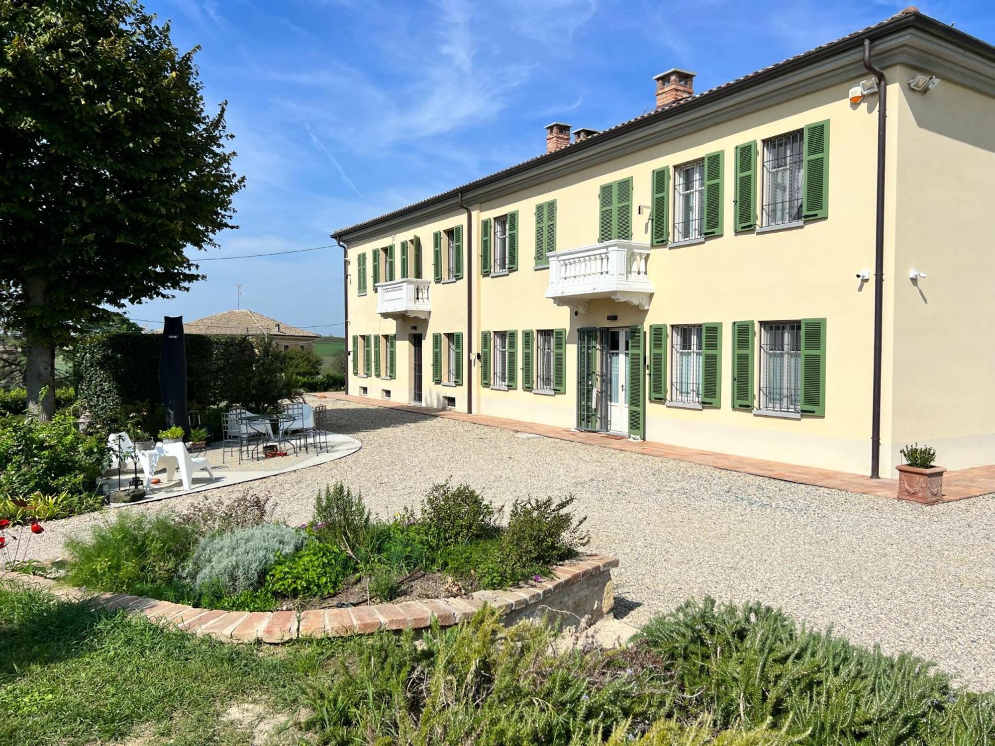 Bed and Breakfast Belcasale Vignale Esterno foto